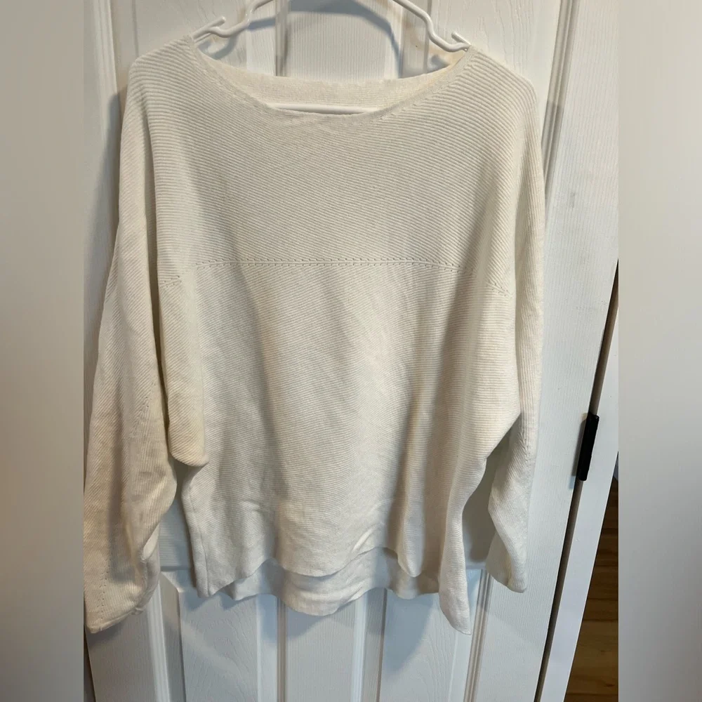 Amazing Sweater, Size Medium - Picture 1 of 3